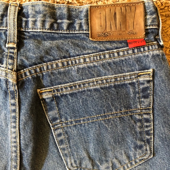 Vintage Women’s DKNY 5 button fly jeans - Picture 7 of 7